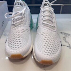 Nike Air Max 270 White Green Sneakers – NIB – Women’s Size 9